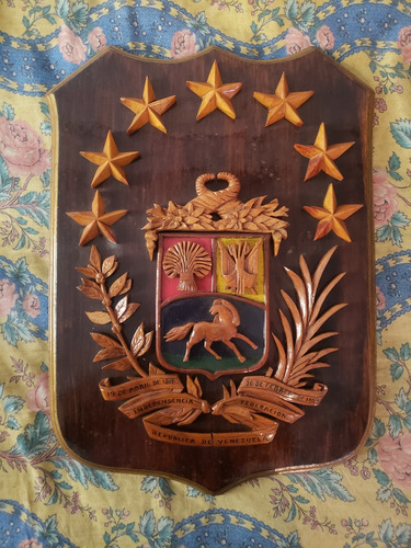 Escudo De Venezuela En Madera Tallada