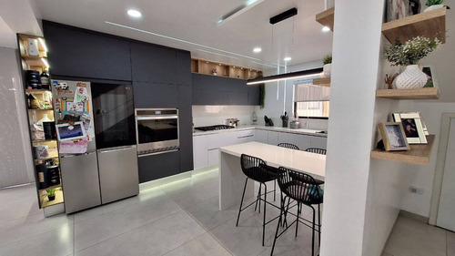 Casa Impecable En Venta En El Trigal Sur Calle Cerrada, Dj