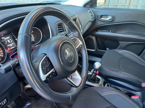Imagen 4 de 25 de Jeep Compass Sport 2018 / 41000km Unico Dueño