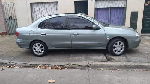 Imagen 8 de 13 de Renault Mégane Ii 1.9 Rxe Abs Privilege