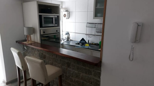 Vende Apartamento De 2 Dormitorios En Peninsula, Punta Del Este 