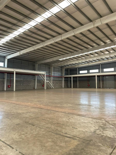 Nave Industrial / Logísticas De 11.200 M² - Las Toscas - Esteban Echeverria