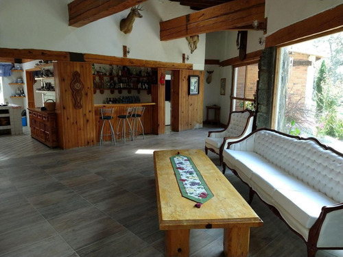 Gran Oportunidad! Terreno Con Construcciones Diversas