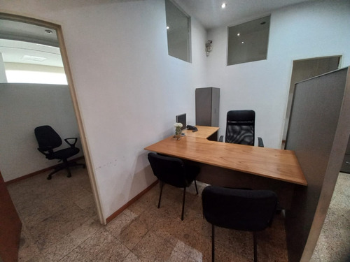 Avda Triunvirato Y Echeverria Subte Linea B Estacion Echeverria Oficina Totalmente Reciclada Moderna Lugar Para 12 Puestos De Trabajo. Entrada Independiente
