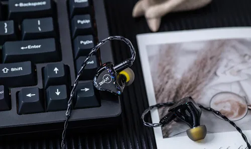 Auriculares De Estudio Ziigaat X Jay Estrella In-ear Monitor