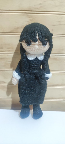 Amigurumi Figura Merlina Adams