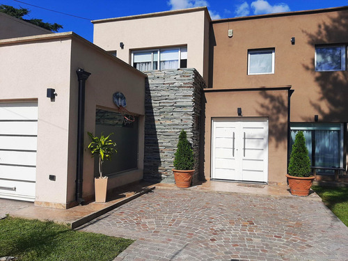 Imagen 2 de 8 de Casa En Venta 4 Dormitorios En Monte Grande