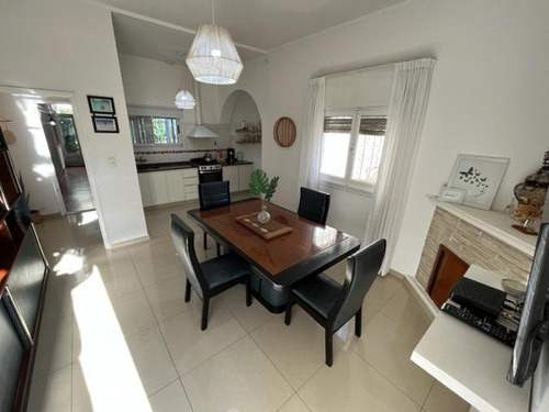 Casa En Claypole Con Hermoso Parque