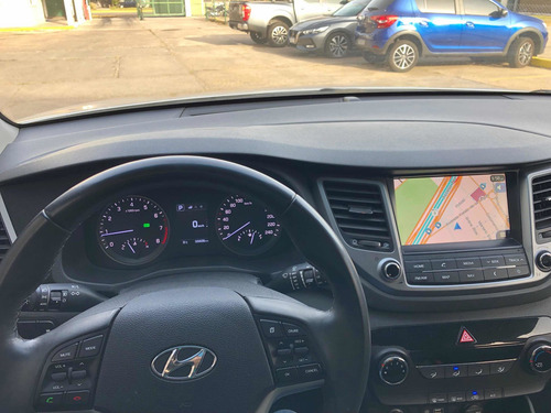 Imagen 16 de 18 de Hyundai Tucson 2016 2.0 Gl 6at 2wd