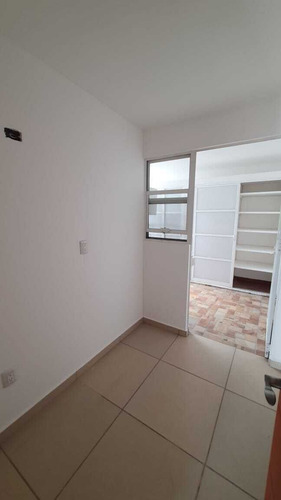 Casa En Venta En Paseos Del Bosque, 3 Recámaras, 2.5 Baños, Gran Ubicación !!
