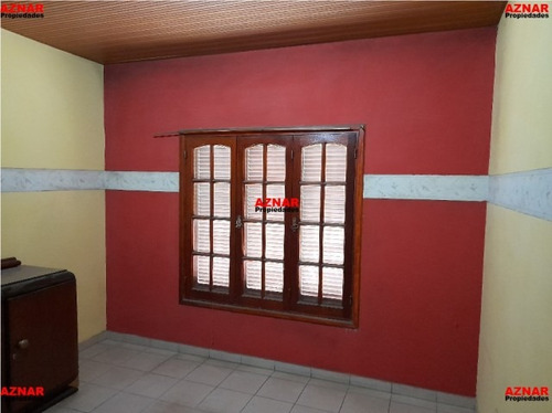 Imagen 4 de 15 de Casa De 5 Ambientes Y 3 Dormitorios Con Galpón (1986)
