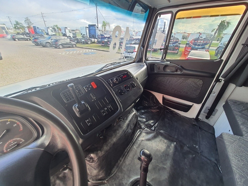 Imagem 15 de 18 de Mercedes-benz Atron 1635 S