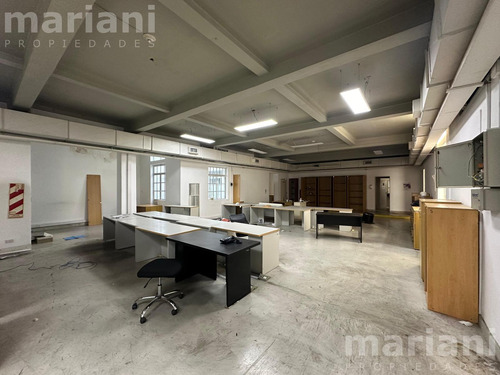 Alq - Local De 2.500m2 En 3 Plantas - Av. Belgrano 900