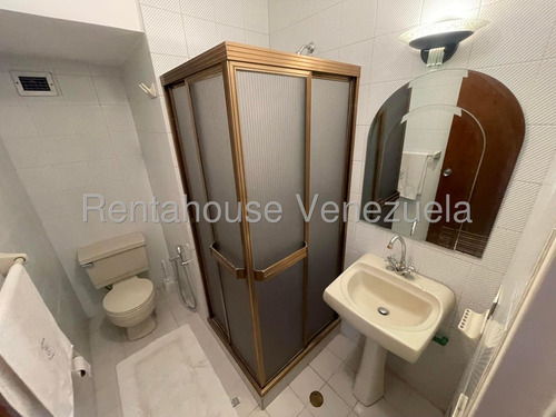 Alquilo Amplio Apartamento En Manzanares #25-11713