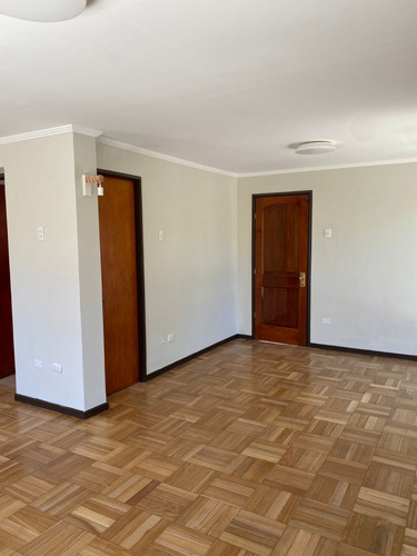 Casa Recien Remodelada En Una Tranquila Calle De La Reina