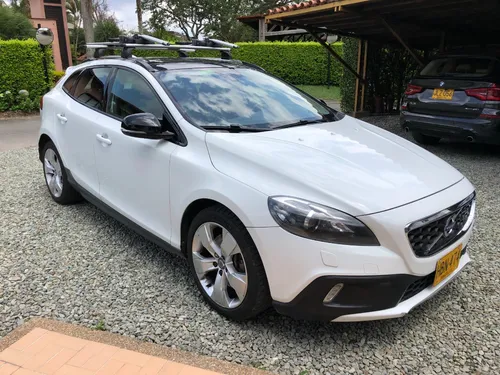 Volvo V40 2.5 T5 Cross Country Awd