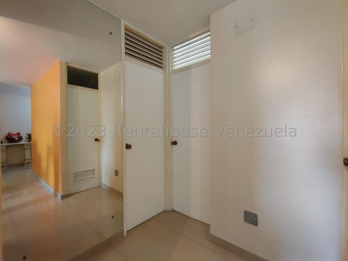 Apartamento En Venta San Jacinto Maracay 24-10969 Ec