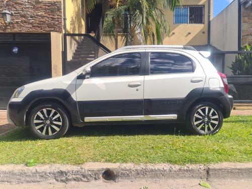Toyota Etios 1.5 Cross