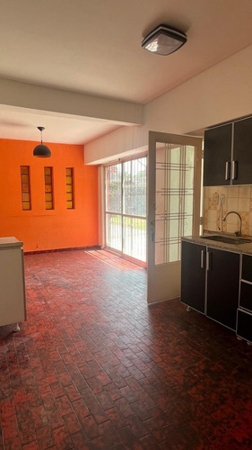 Casa En Venta En Bella Vista, Apto Comercial