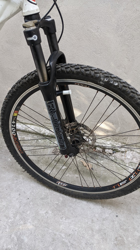 Bicicleta Mazzi Mos10 R26 Horquilla Aire Frenos Hidráulico Blanco S (Usado)