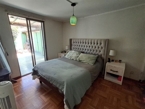 Casa En Venta 4 Dorm. 3 B En Macul (a 1 Cuadra De Vic. Mac)