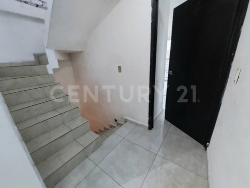 Imagen 7 de 20 de Casa En Venta De 3 Niveles En Bulevares Del Lago