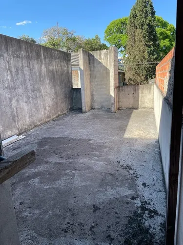 Sobrado Novo - 3 Suítes - 2 Vagas De Garagem - 5 Banheiros - Terraço Com Churrasqueira.
