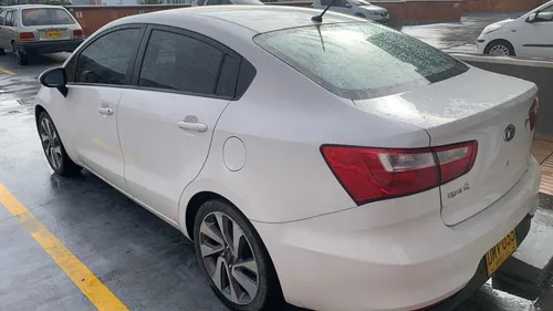Kia Rio 1.4 4 p Automática