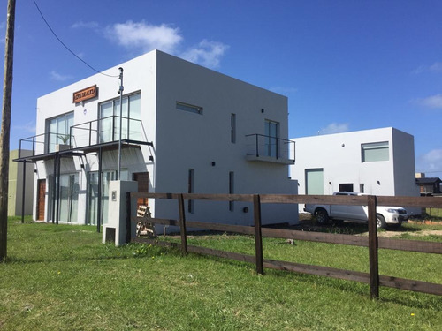 Hermoso Duplex A Estrenar 3amb. A La Calle Con Cochera A 2 Cuadras Del Mar - Camet Norte