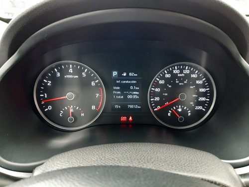 Imagen 13 de 14 de Kia Rio Hb Ex 2018