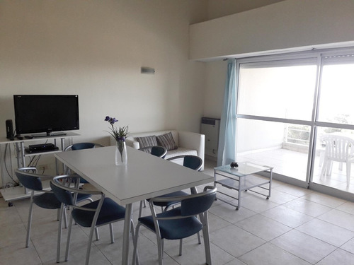 Imagen 4 de 26 de Alquiler Departamento Frente Mar Pinamar Duplex 6-8 Personas