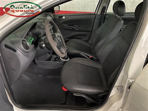 Imagem 11 de 15 de Voyage Trendline 1.0 Flex. Completo. Lindo Carro.
