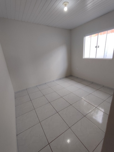Casa À Venda Com Ótima Localização.