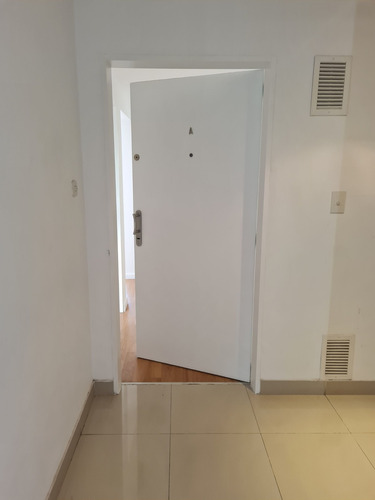 Imagen 12 de 28 de Dos Ambientes Con Cochera En Venta Frente Olivos