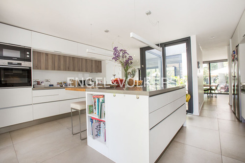 Arriendo Moderna Casa San Damián , Las Condes