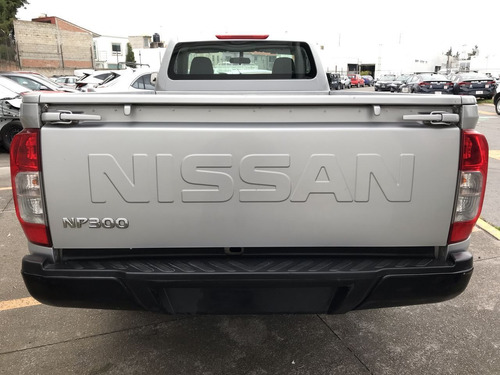 Imagen 6 de 15 de Nissan Np300 2020 2.5 Pick-up Dh Mt