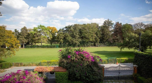 Casa Estilo Rústico Mexicano Con Vista Al Campo De Golf  Clu