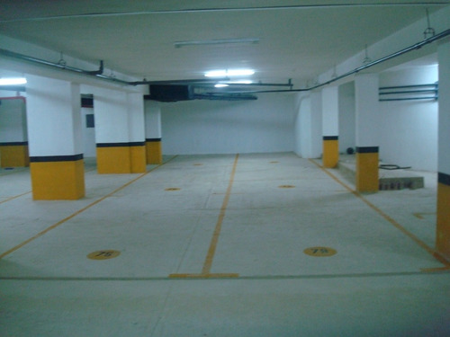Moderno Apartamento, Balcón, Frente Al Cc La Vela.