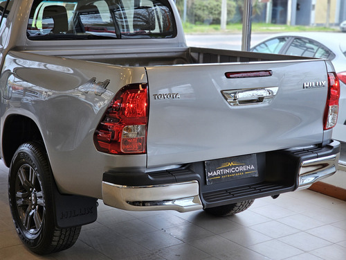 Toyota Hilux Pick-up 2.8 Cd Sr 204cv 4x4 At