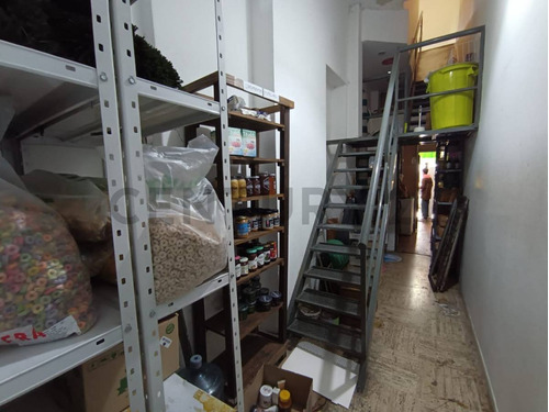 Venta De Fondo De Comercio De Dietetica En Av Rivadavia Al 6800 Flores