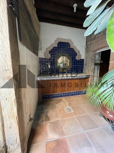 Casa En Venta En El Centro Histórico De Morelia, Mich.