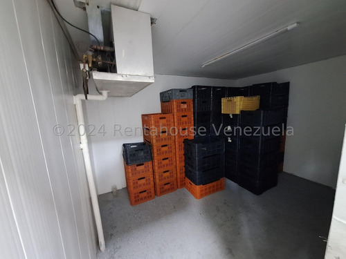 Estupendo Edificio Comercial En Venta Mls 24-27845 Sabana Grande