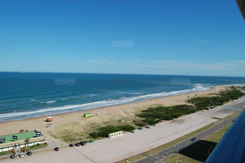 Imagen 5 de 30 de Apartamento Le Parc Piscina Piso Alto 3 Dormitorios Dependencia De Servicio Departamento En Venta Ubicado En Playa Brava, Punta Del Este, Punta Del Este / Maldonado