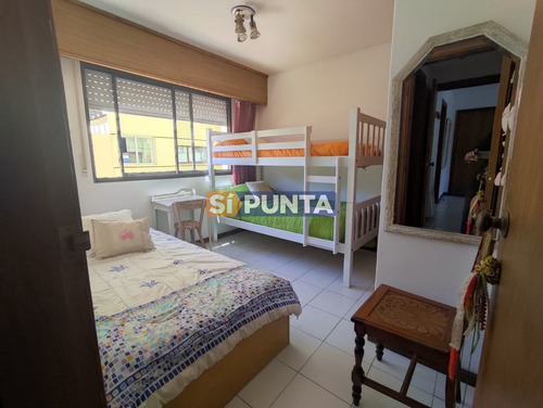 Imagen 17 de 27 de Apartamento En Venta 2 Dormitorios, Frente A Playa El Emir