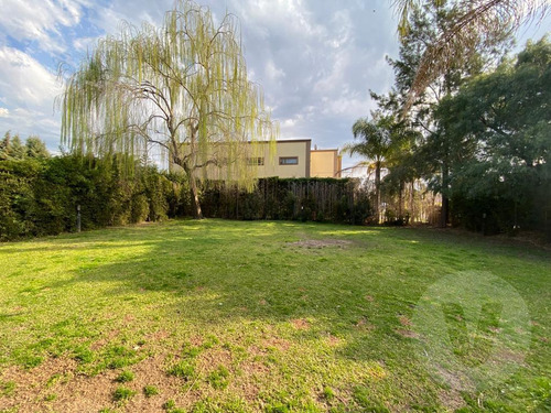 Casa En Venta Con Renta - Barrio Brickland, Canning