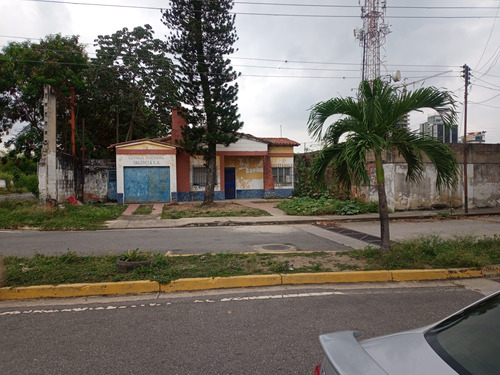 Se Vende Casa Comercial A Una Cuadra De La Av Bolivar Norte