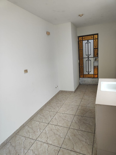 Imagen 11 de 20 de Alquilo Departamento 3 Dormitorios Urb. El Retablo Comas