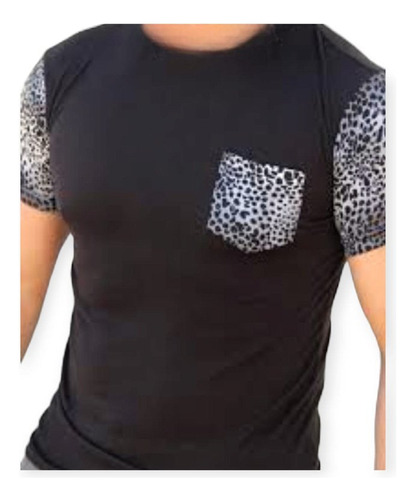 Remera Manga Corta Hombre Estampadas Con Detalle Bolsillo 