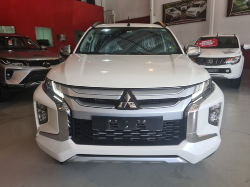 Mitsubishi L200 Triton 2.4 16V TURBO DIESEL SPORT HPE CD 4P 4X4 AUTOMÁTICO