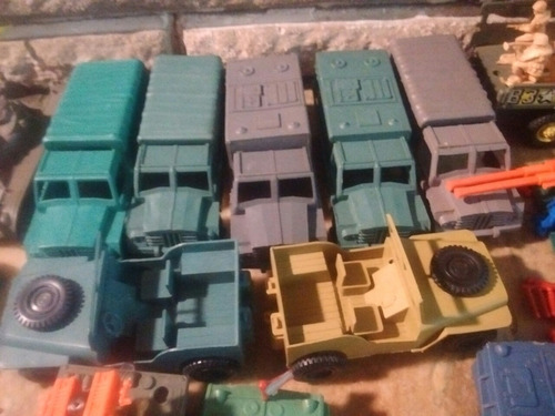 Imagen 1 de 10 de Vehiculos De Plastico Para Soldaditos Anfibios Jeeps Camione